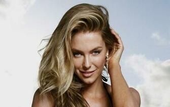 Jennifer Hawkins Wallpaper