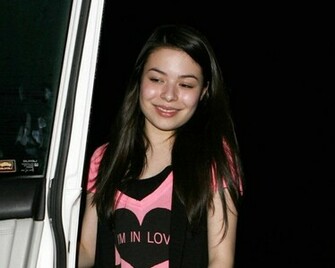 Miranda Cosgrove Wallpaper