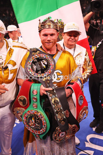 Canelo Alvarez Unifies World Super Middleweight Titles Image