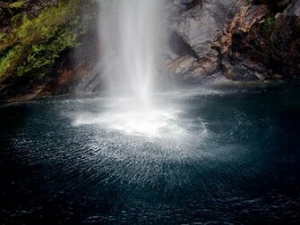 Milford Sound Wallpaper Pictures