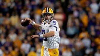 Burrow S Tds Lift Lsu Over Florida Wfla