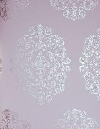 Zecca Wallpaper Soft Lilac With Large Medallion In Silver