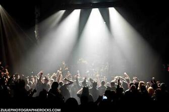 Metal Horns Crowd Image Pictures Becuo