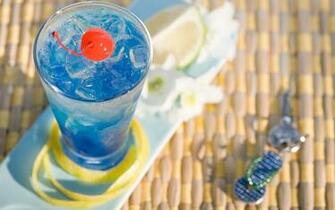 Summer Blue Cocktail Is A Great Wallpaper For Your Computer Desktop
