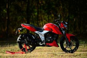 New Tvs Apache Rtr 4v Detailed Image Gallery News18