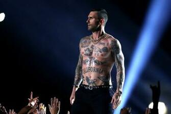 Adam Levine Shirtless Pictures Popsugar Celebrity
