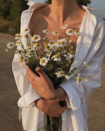 Girl Aesthetic Wallpaper