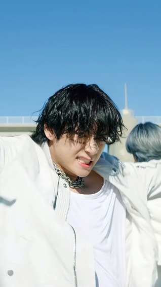 V Bts On 4k Rare Gallery HD Wallpaper