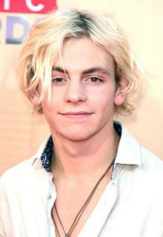 Ross Lynch Desktop Wallpaper R5 Iheartradio Music Awards