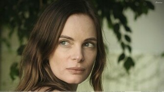 Gabrielle Anwar Wallpaper Photos Image In HD