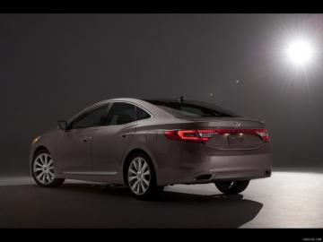 Hyundai Azera Rear Wallpaper
