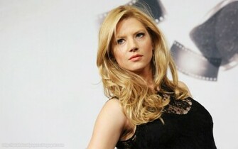 Wallpaper Hollywood Actress HD Katheryn Winnick