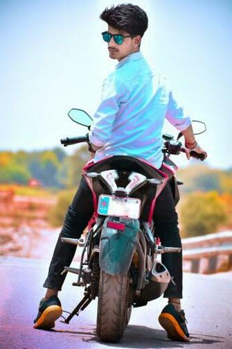 Actor Model Sumit Chahar Photo Poses For Boy Photography