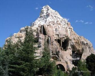 Disneyland S Matterhorn Roller Coaster Desktop Wallpaper