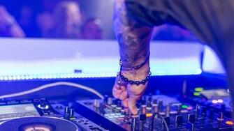 Wallpaper Dj