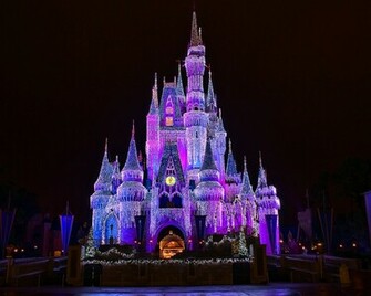 Disney Castle In Christmas Wallpaper