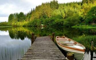 Boat Along The Wooden Pier HD Desktop Wallpaper