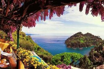 Amalfi Wallpaper Top Background