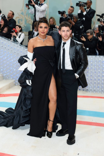 Priyanka Chopra Nick Jonas At Met Gala Wallpaper