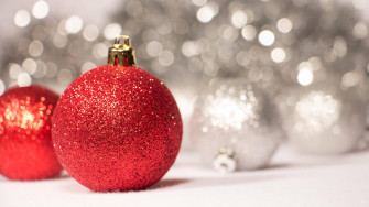 Classy Red Glittery Balls Christmas Wallpaper