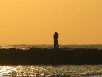 Lovers Kiss Wallpaper Open Walls