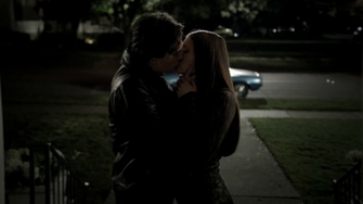 Elena Und Damon Wallpaper