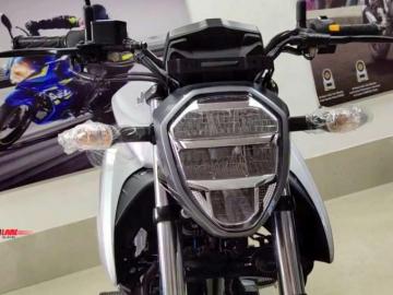Suzuki Gixxer Three Colours Arrive At Dealer Ahead Of Launch