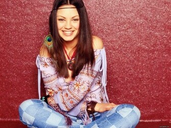 That 70s Show Mila Kunis Fe Wallpaper Background