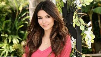 Victoria Justice HD Wallpaper