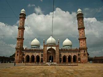 Beautiful And Popular Islamic Arabic Mosques Pictures Wallpaper
