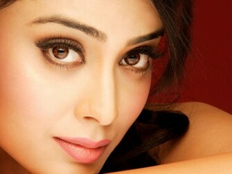 Actress Shriya Beautiful Wallpaper HD