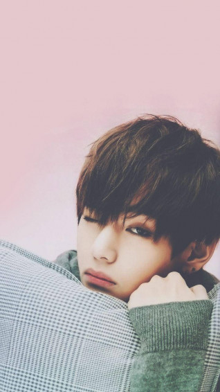Bts Tae Hyung Winking Udhpu2eyl0of23jf Wallpaper