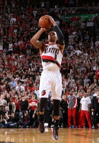 Damian Lillard Game Winner Wallpaper