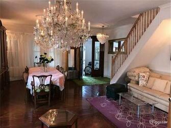 Victorian Period Feature Jewish Hassidic Home Rent This