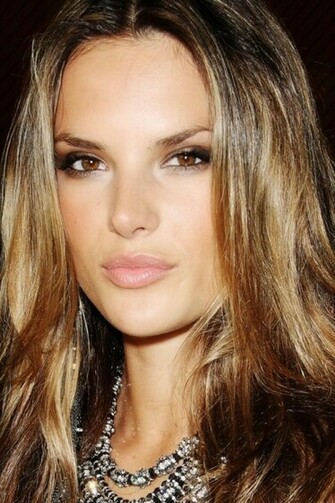 Alessandra Ambrosio Mobile HD Wallpaper