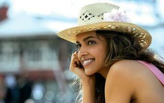 Deepika Padukone In Cocktail Movie Wallpaper HD