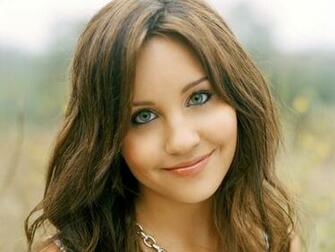 Amanda Bynes Desktop Wallpaper