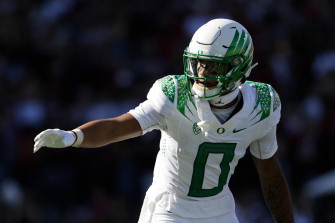 Oregon Ducks Cb Christian Gonzalez Declares For Nfl Draft Wallpaper
