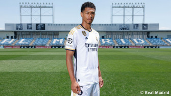 Bellingham Poses In Real Madrid Shirt Cf