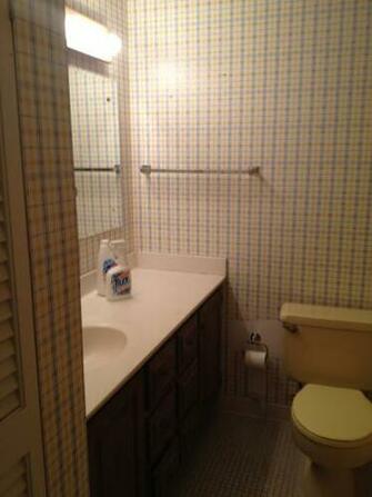 Very S Waverly Plaid Wallpaper And Dull Brown Oak Cabinets
