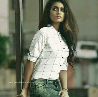 Beutiful New Actress Priya Prakash Varrier All HD Wallpaper