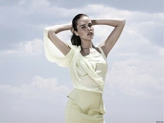 Isabel Lucas Wallpaper
