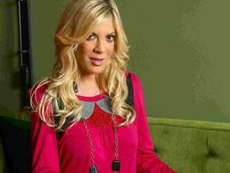 Tori Spelling Wallpaper Celebrities