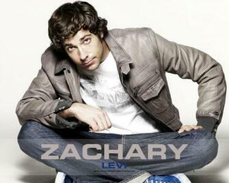 Zachary Levi Wallpaper
