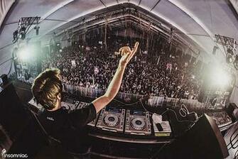Oliver Heldens Image By Olga On