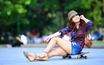 Cute Girl Background Wallpaper