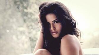 Hot Sunny Leone Wallpaper HD Spicy