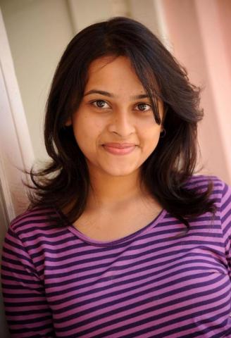 Actress Sridivya Beautiful Face Wallpaper Teahub Io