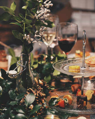 Thanksgiving Dinner Tablescape iPhone Wallpaper Festive