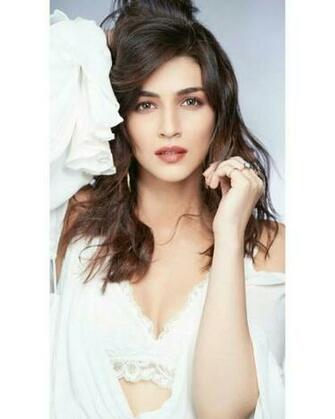 Bollywood Actress Kirti Sanon And Hot Image